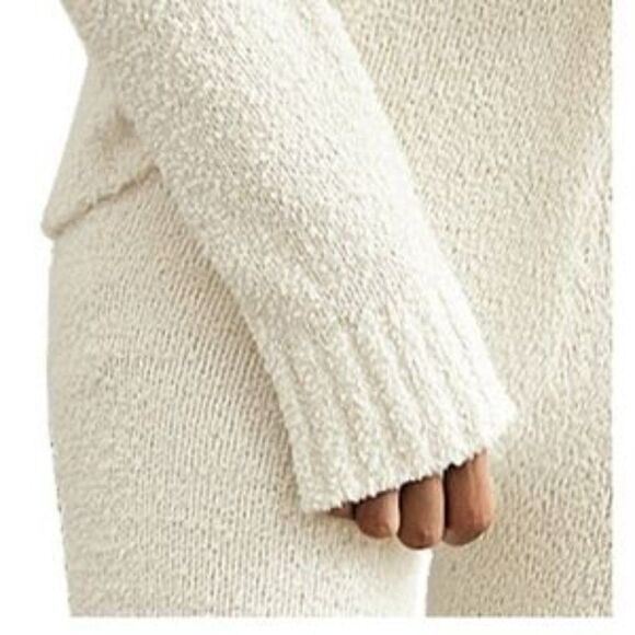 Brand New Fuzzy Knitted Loungewear Set - Picture 4 of 7